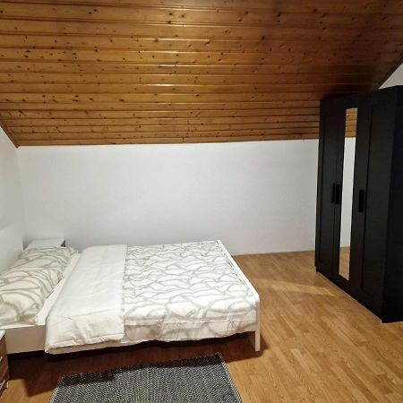 Ferienwohnung Kiki Privatne Sobe, Zagreb Airport Velika Gorica Exterior foto