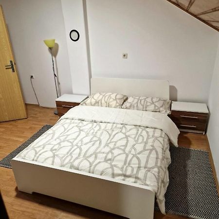Ferienwohnung Kiki Privatne Sobe, Zagreb Airport Velika Gorica Exterior foto